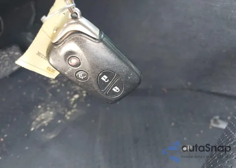 2010 Lexus Is 350C z USA, uszkodzony, nr VIN JTHFE2C23A2501571